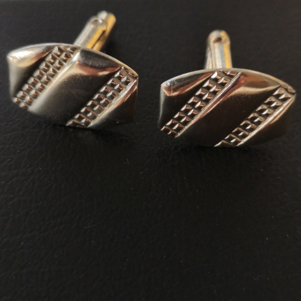 Cufflinks